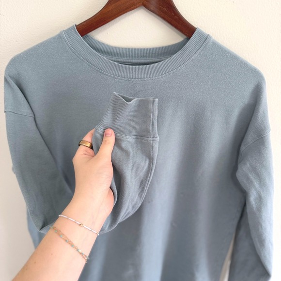 Vuori Women's Smoke Blue Oversized Laguna Crewneck Sweatshirt Size S - Picture 5 of 8